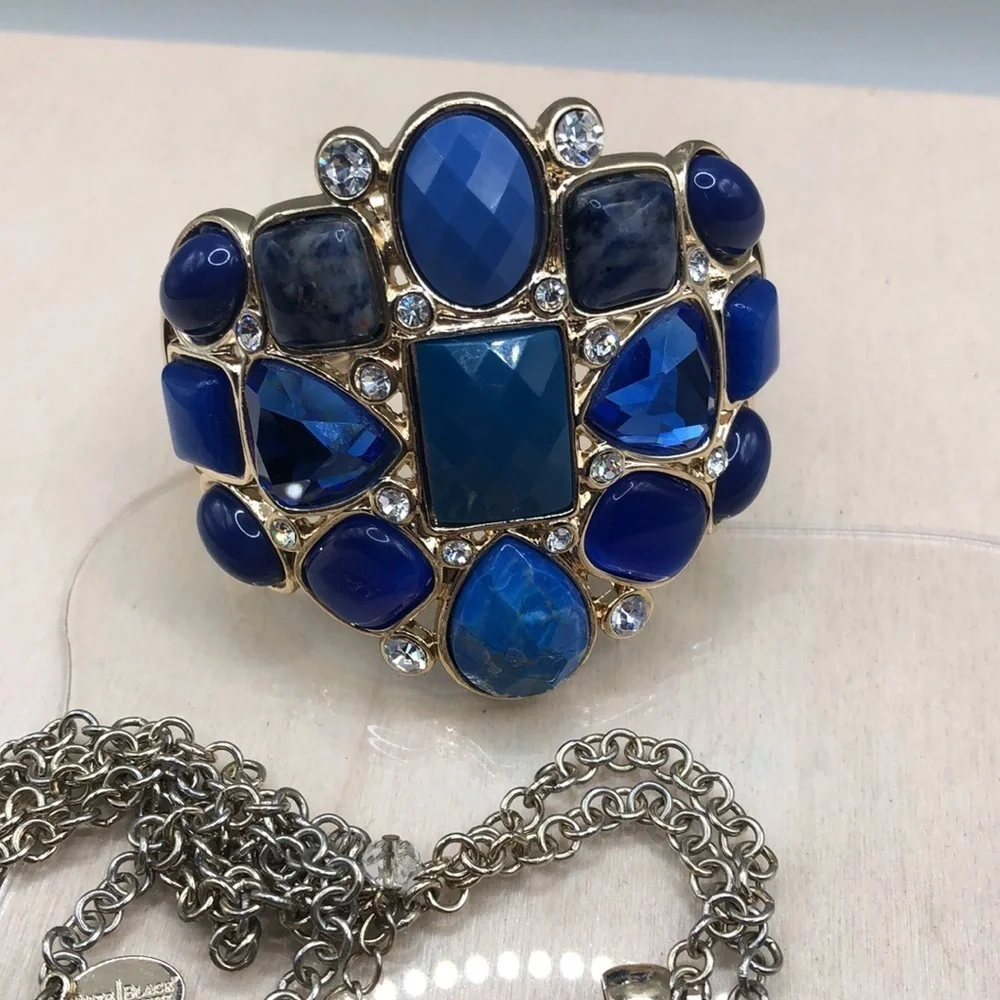 White House Black Market necklace measures